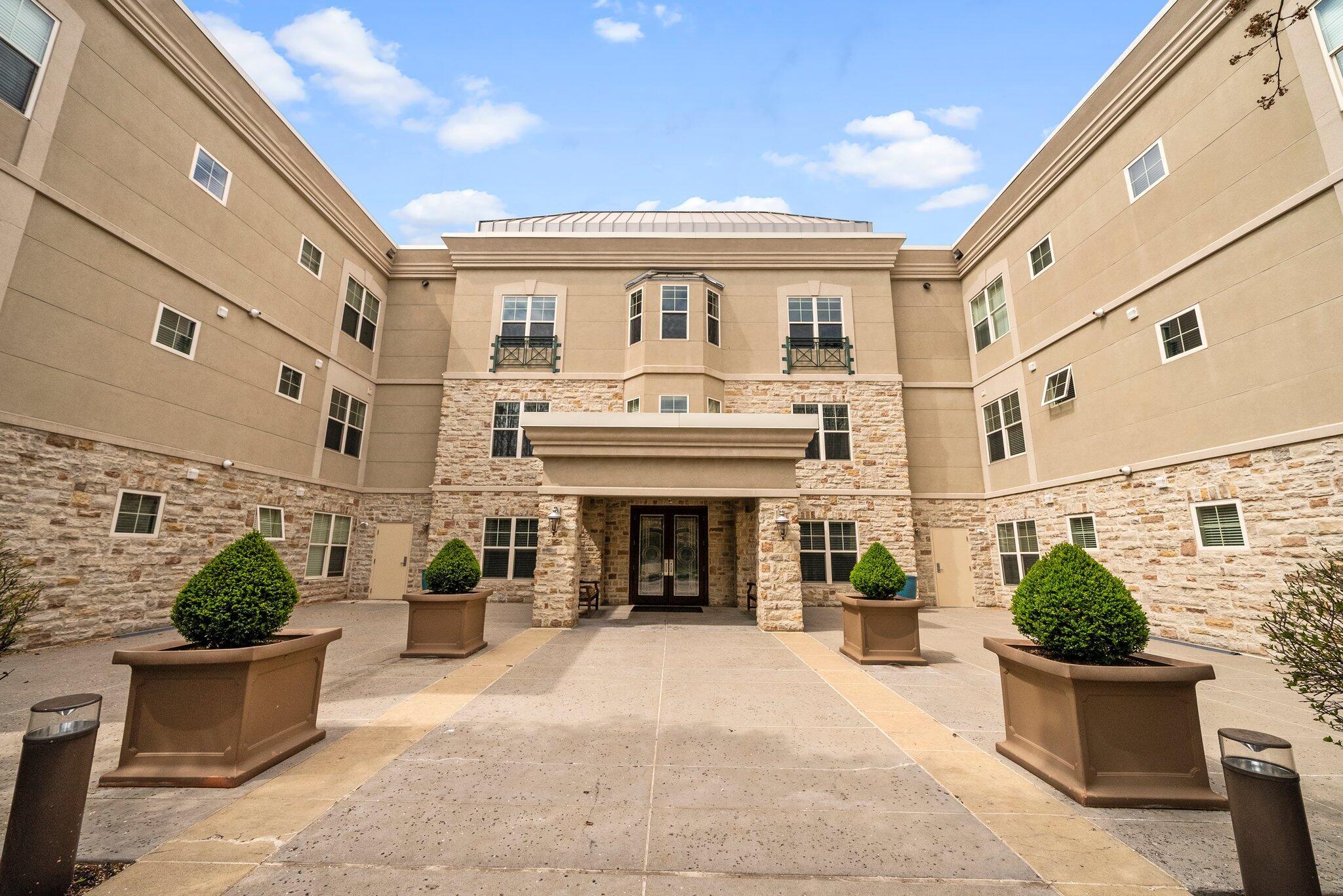 5735 Newbank Circle, 303