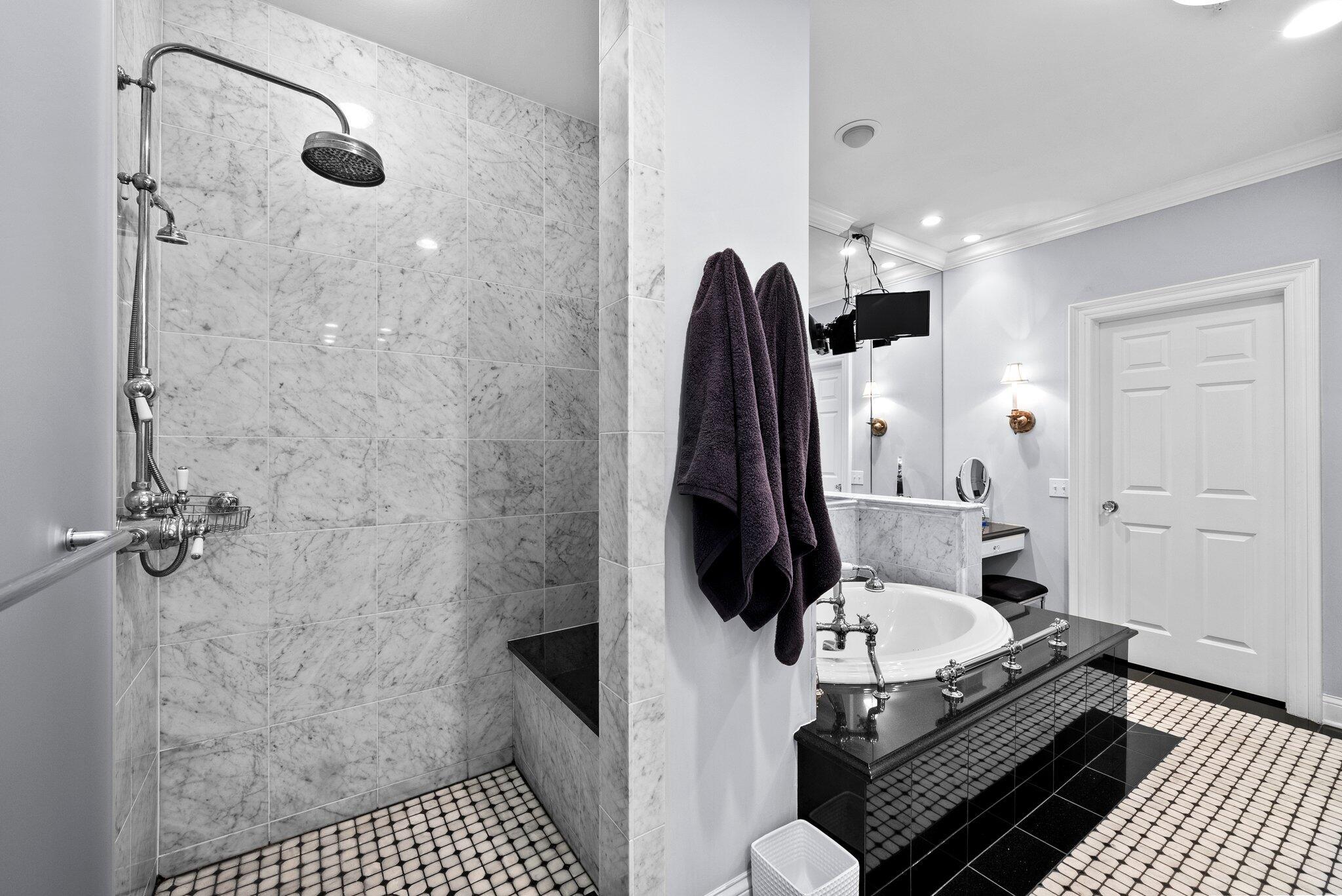 5735 Newbank Circle, 303