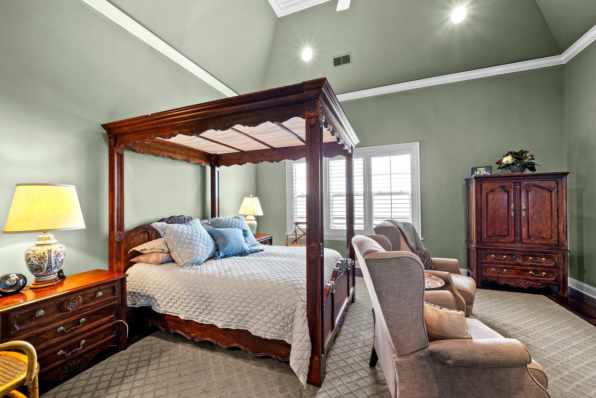 5735 Newbank Circle, 303