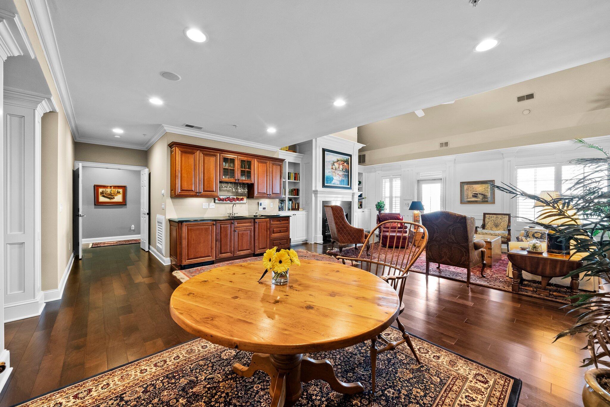 5735 Newbank Circle, 303