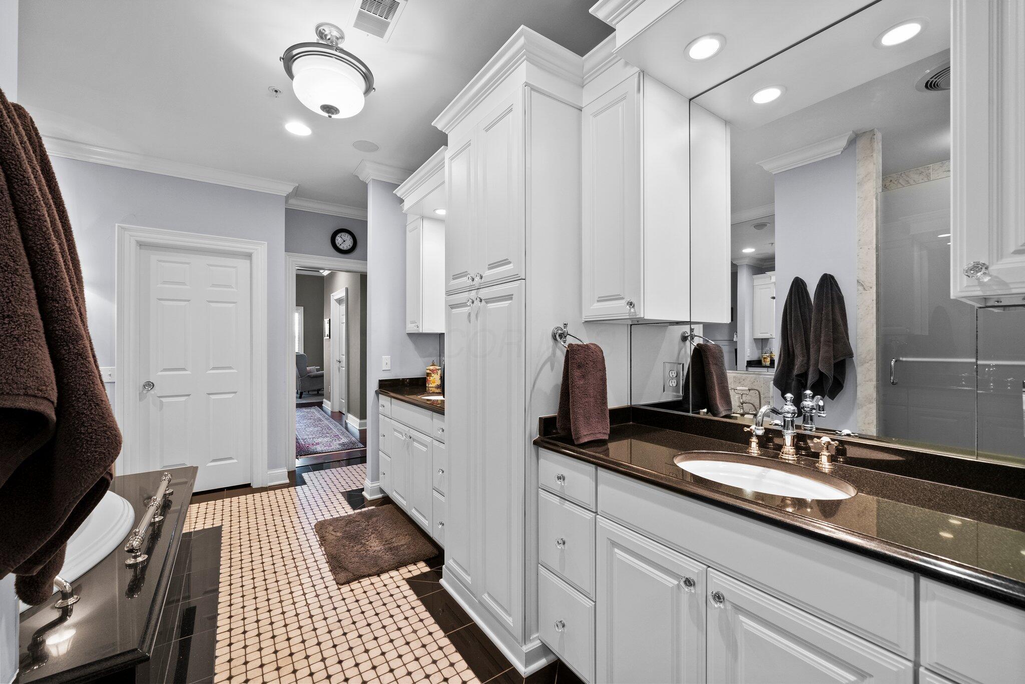 5735 Newbank Circle, 303