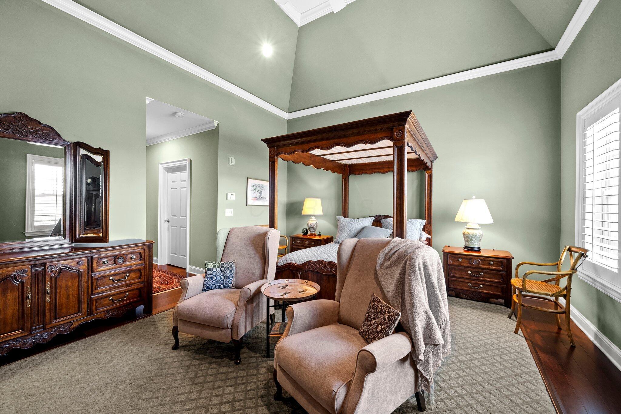 5735 Newbank Circle, 303