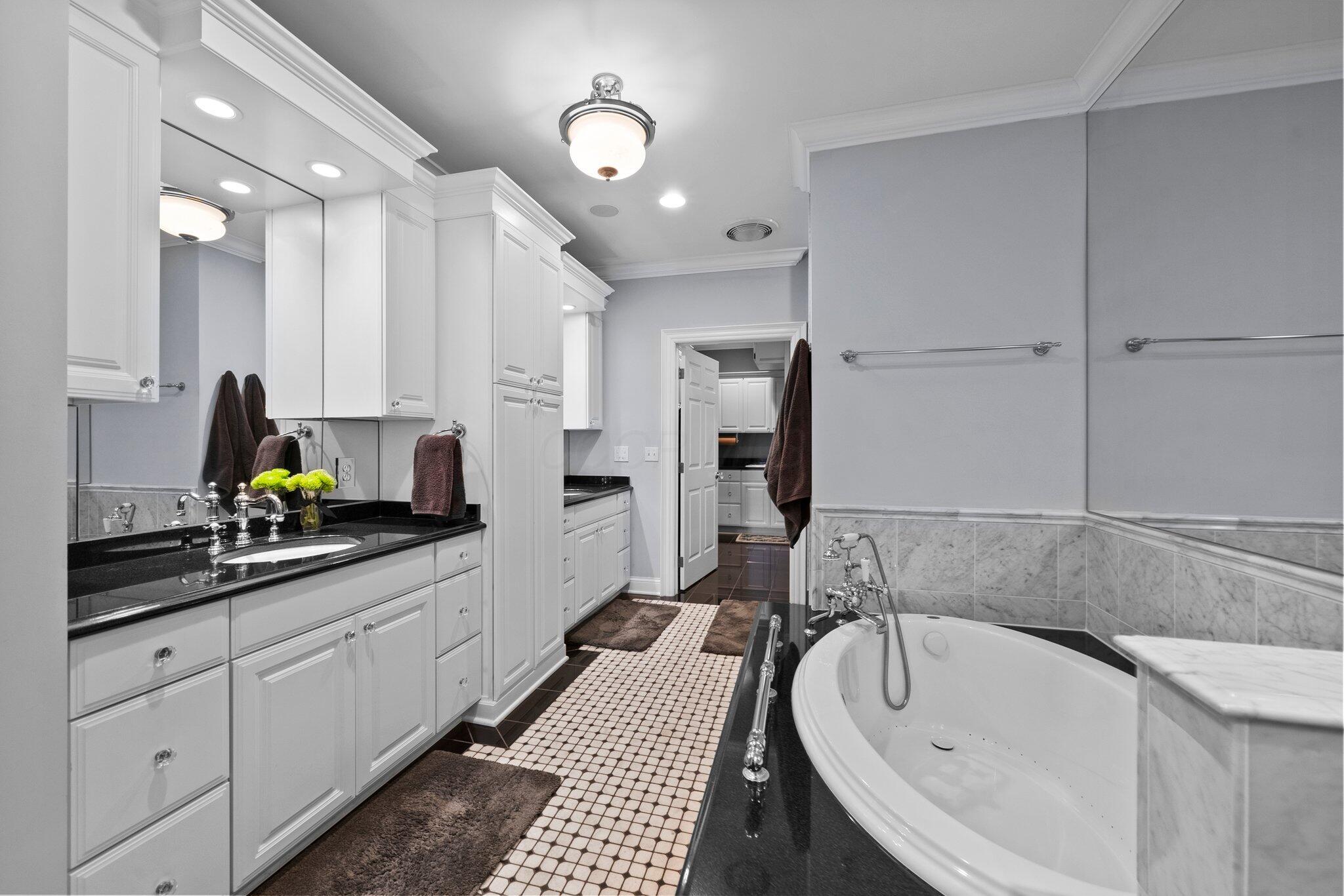 5735 Newbank Circle, 303