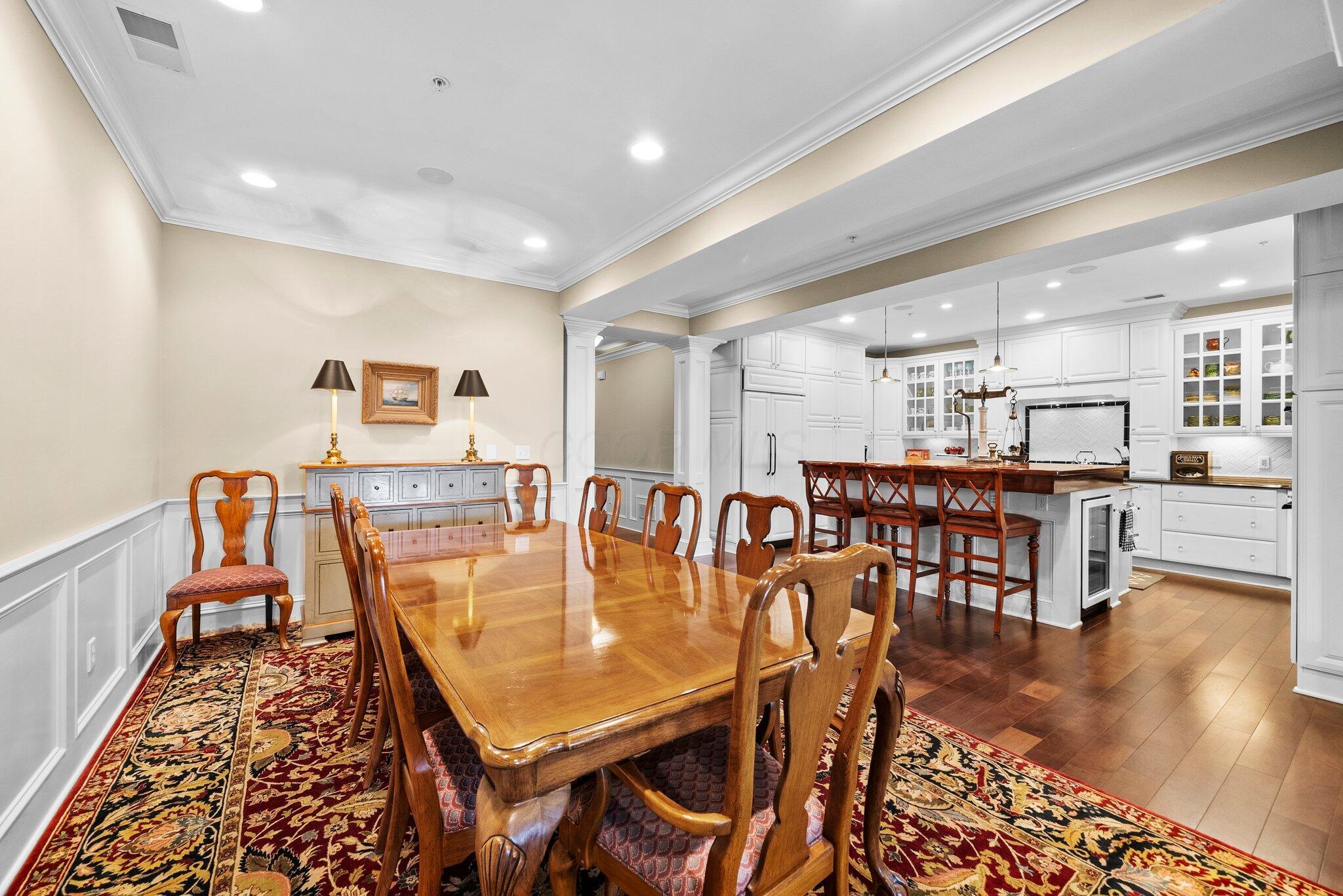 5735 Newbank Circle, 303