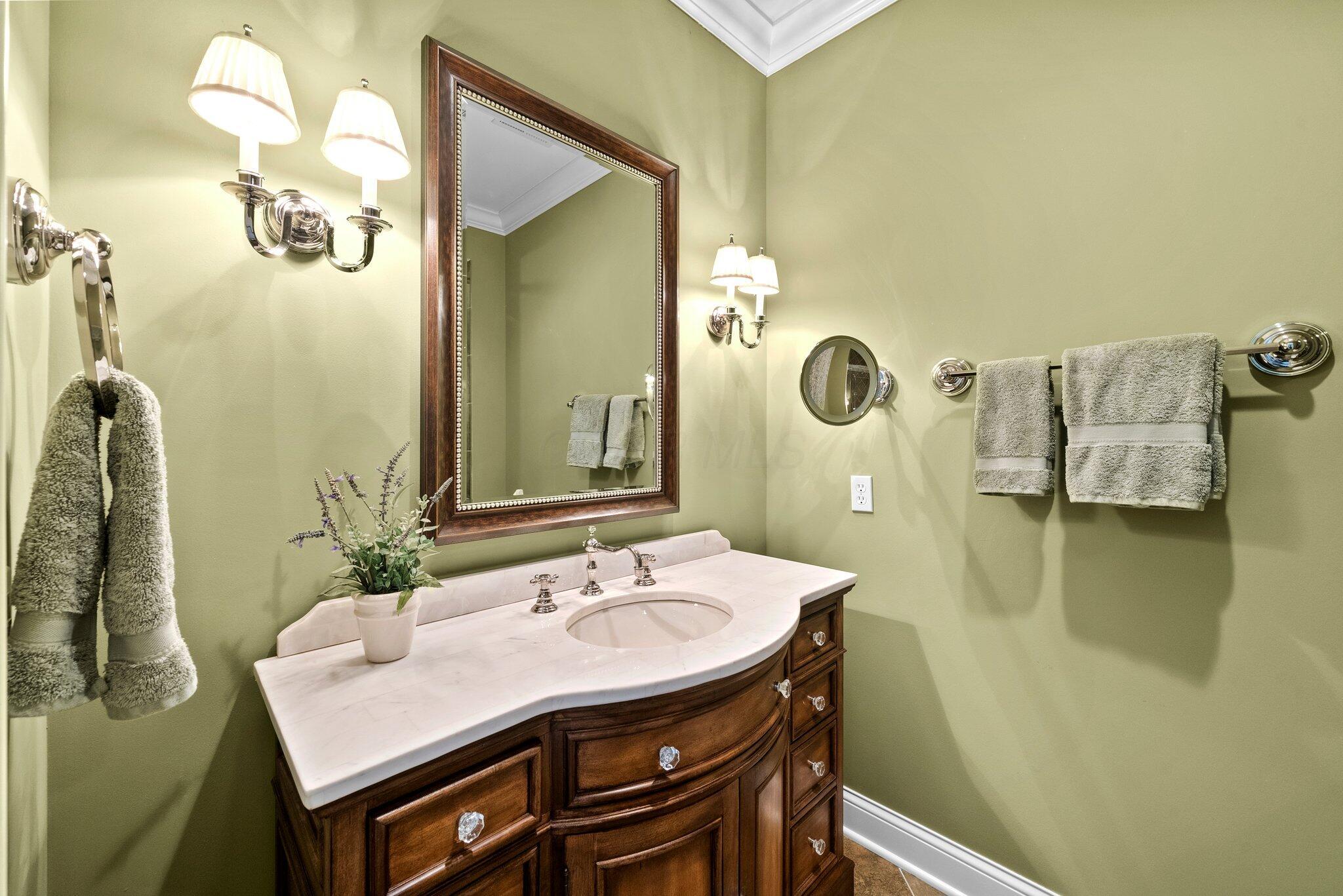 5735 Newbank Circle, 303