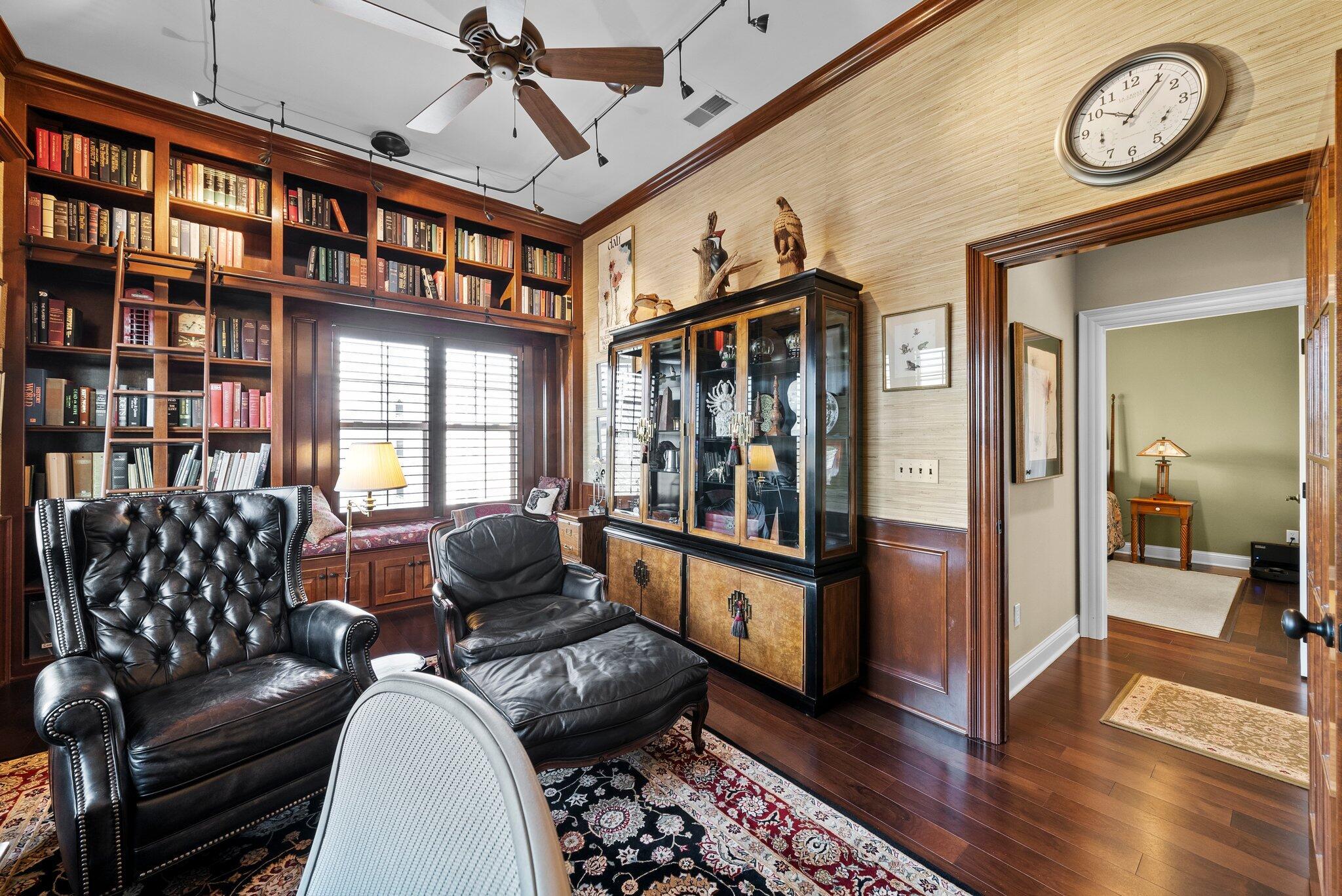 5735 Newbank Circle, 303