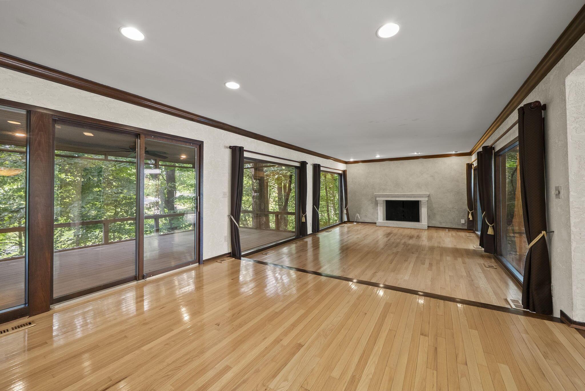 6527 Quarry Lane