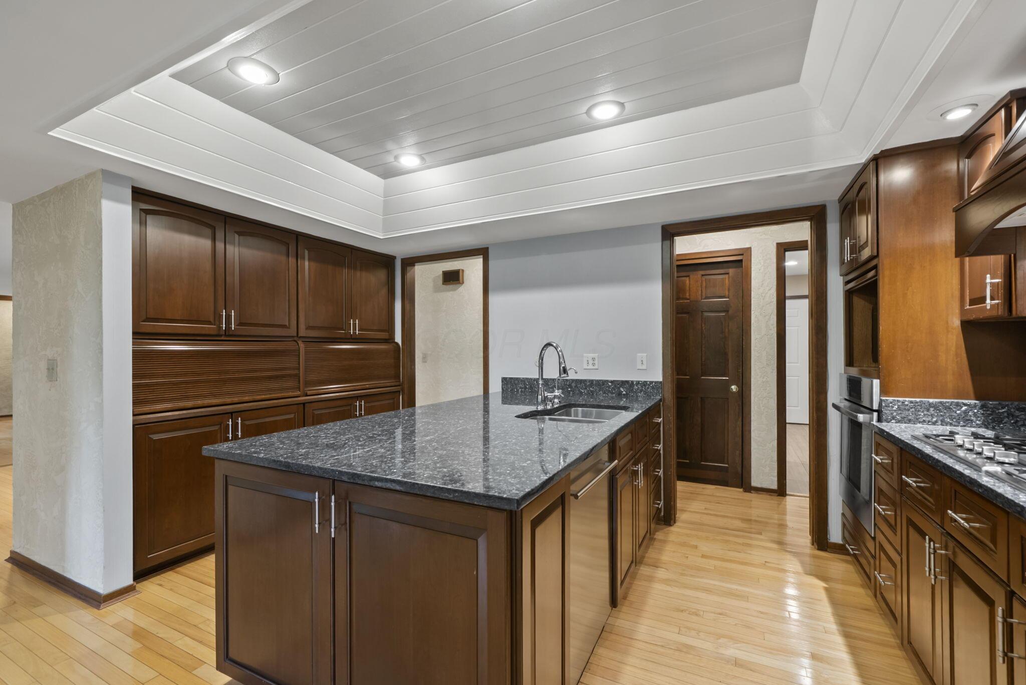 6527 Quarry Lane