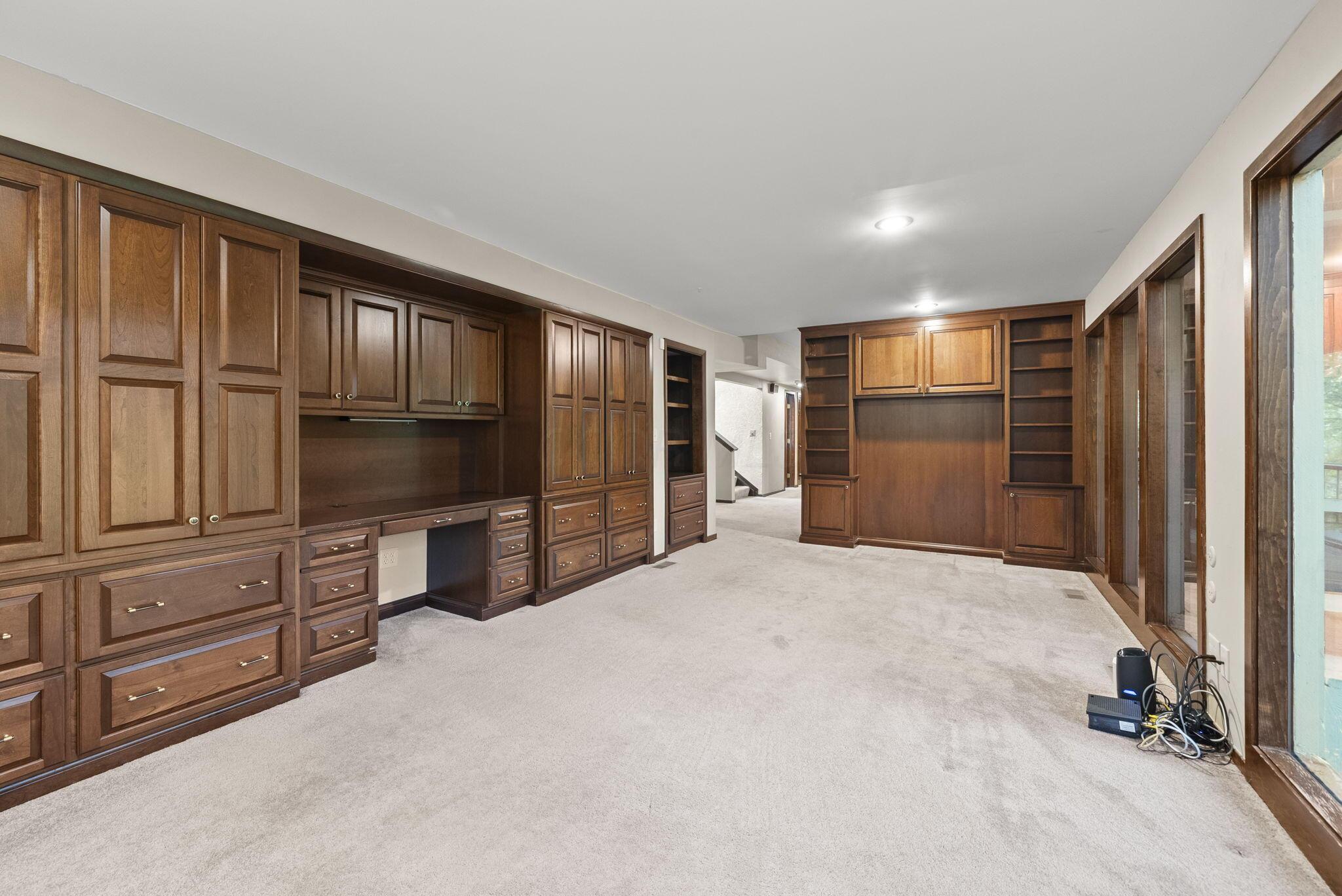 6527 Quarry Lane