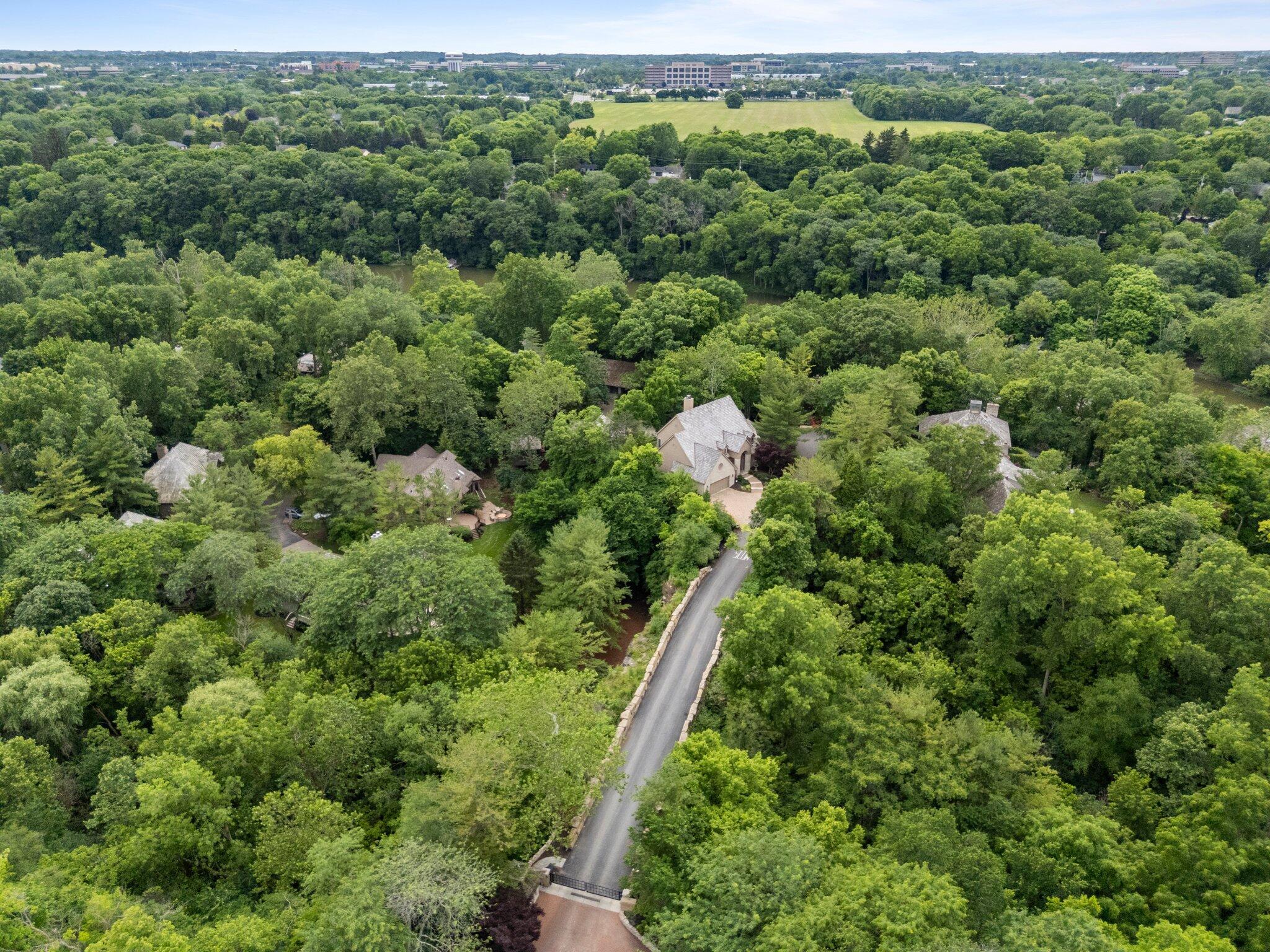 6527 Quarry Lane