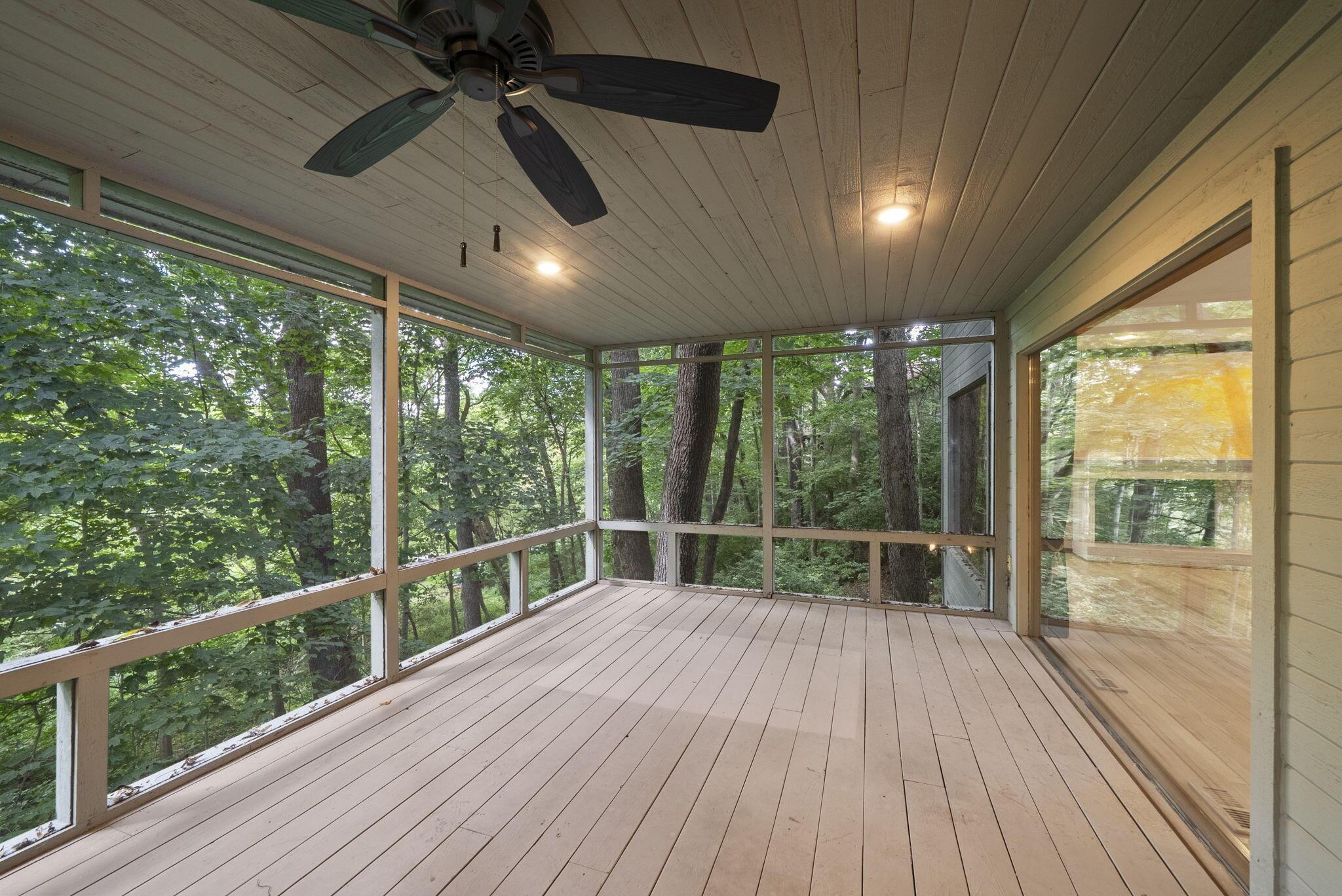 6527 Quarry Lane