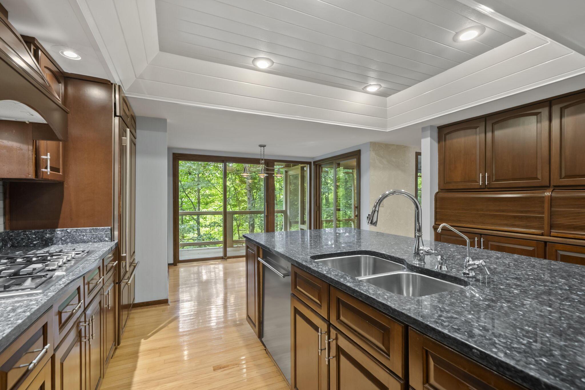 6527 Quarry Lane