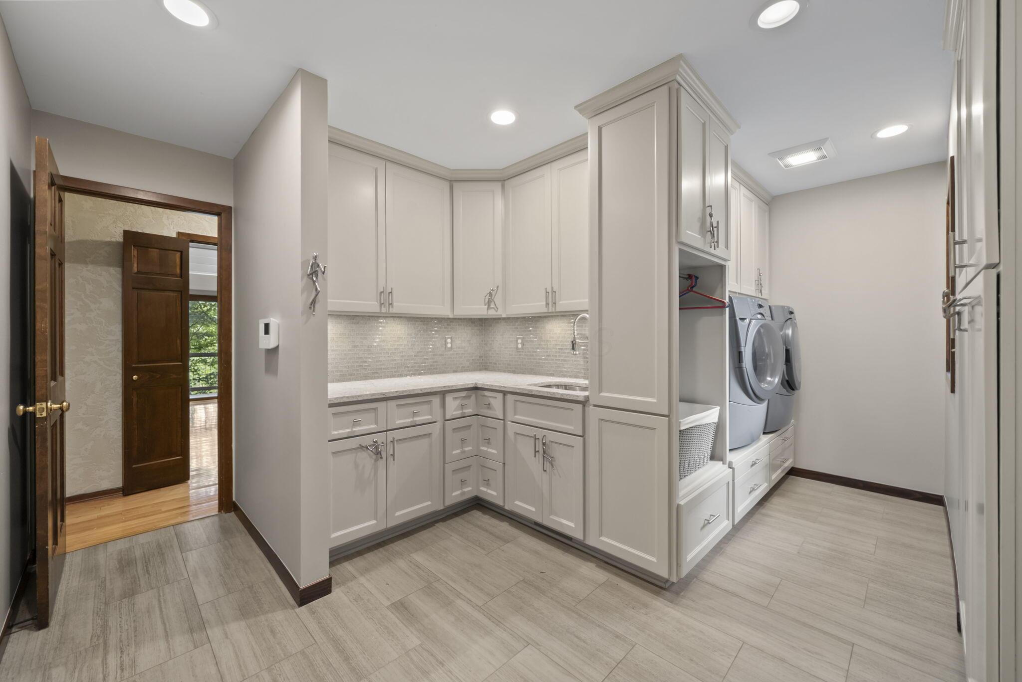 6527 Quarry Lane