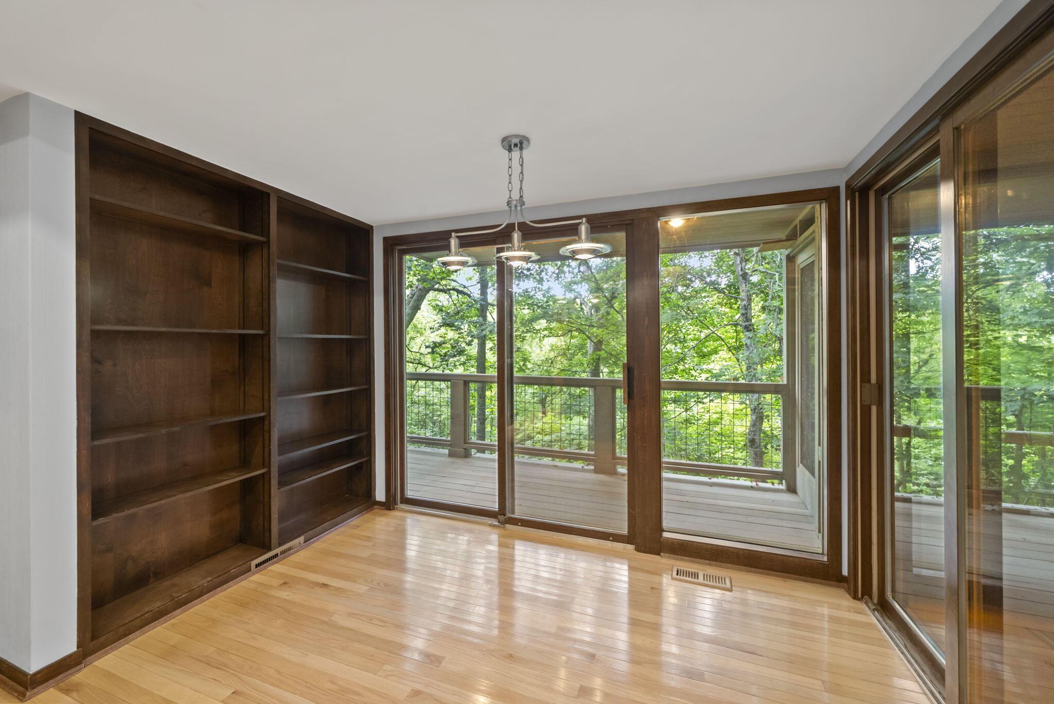 6527 Quarry Lane