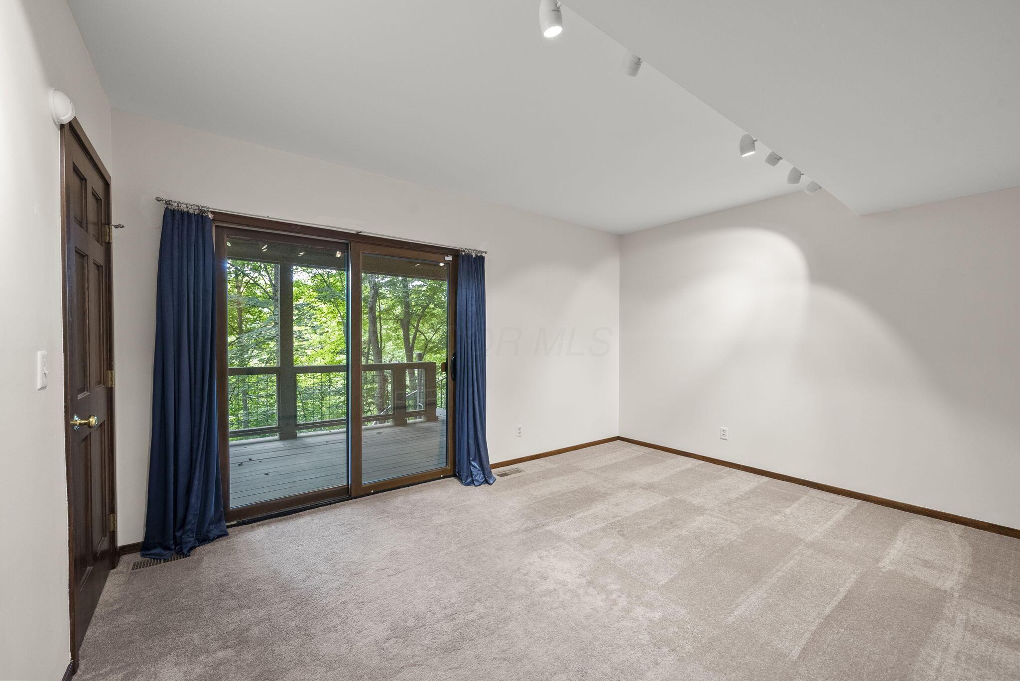 6527 Quarry Lane