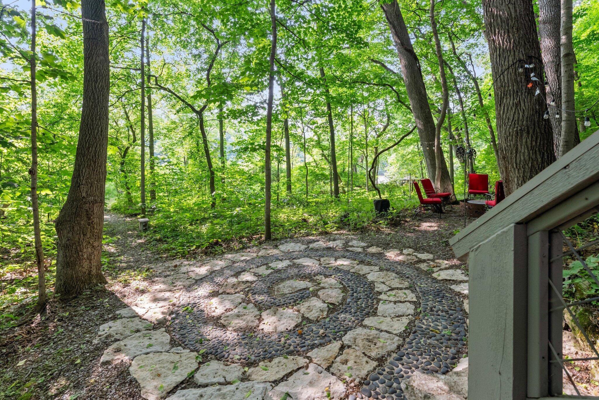 6527 Quarry Lane