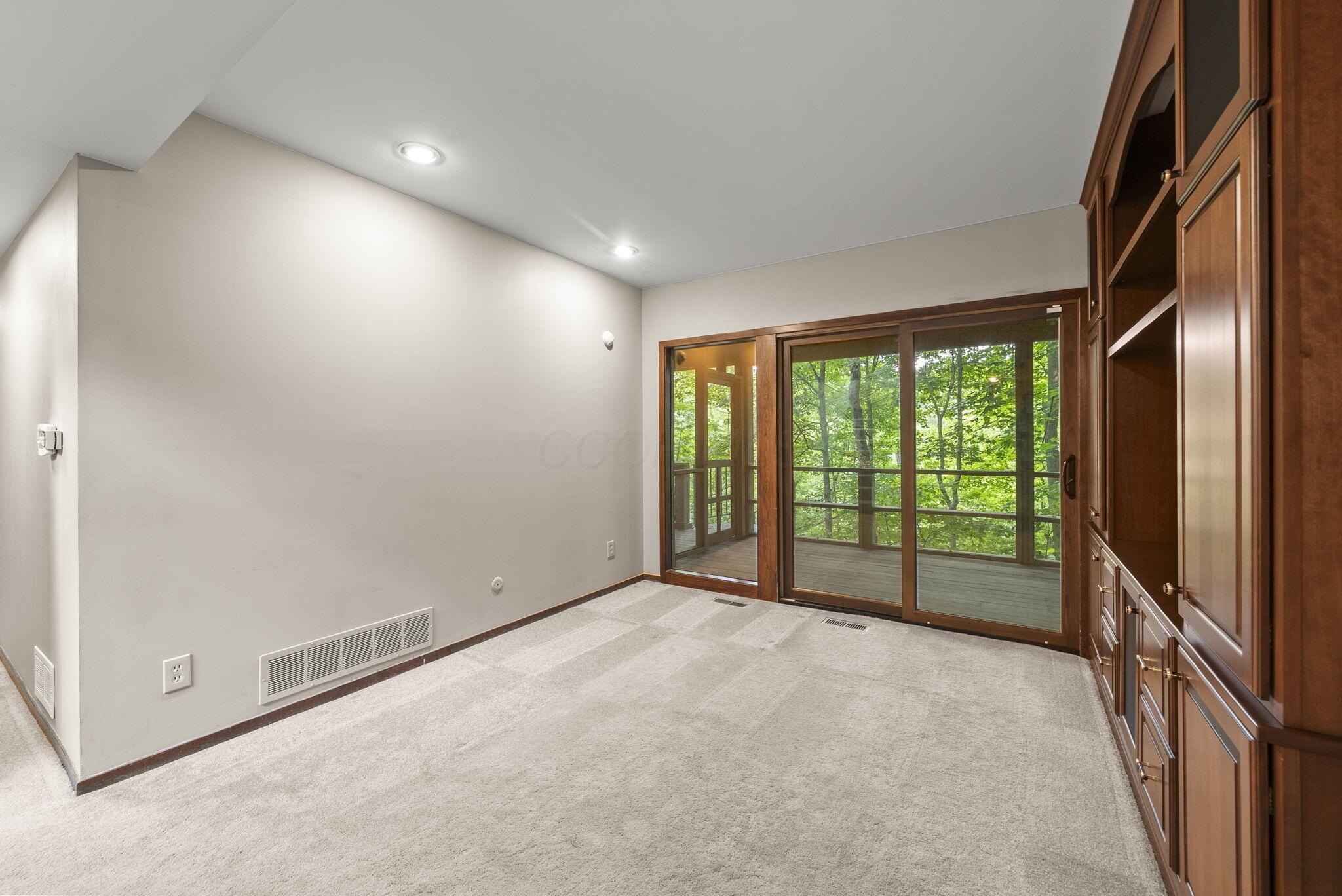 6527 Quarry Lane