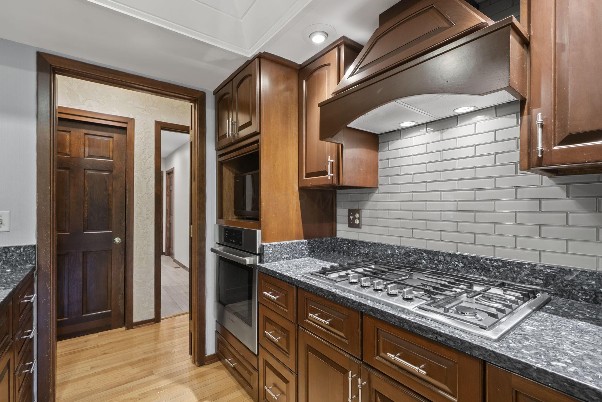 6527 Quarry Lane