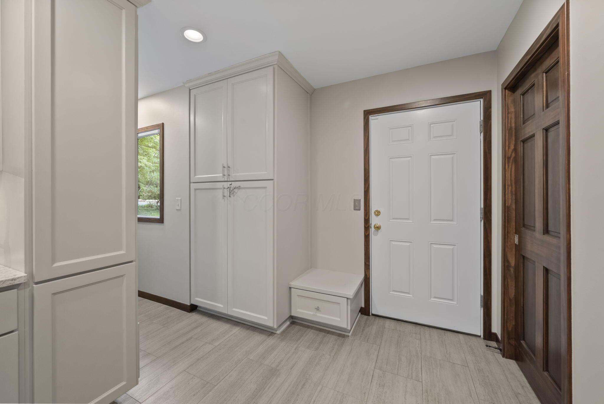 6527 Quarry Lane