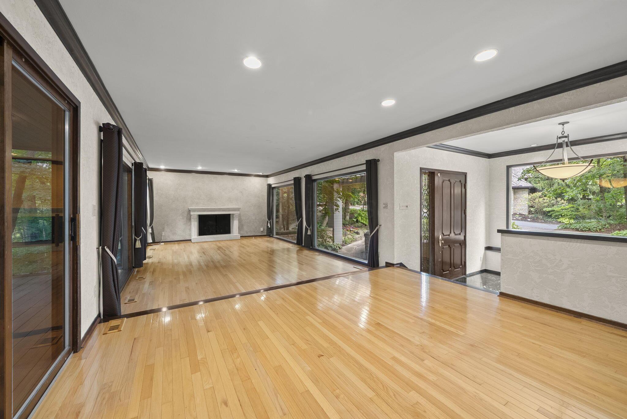 6527 Quarry Lane