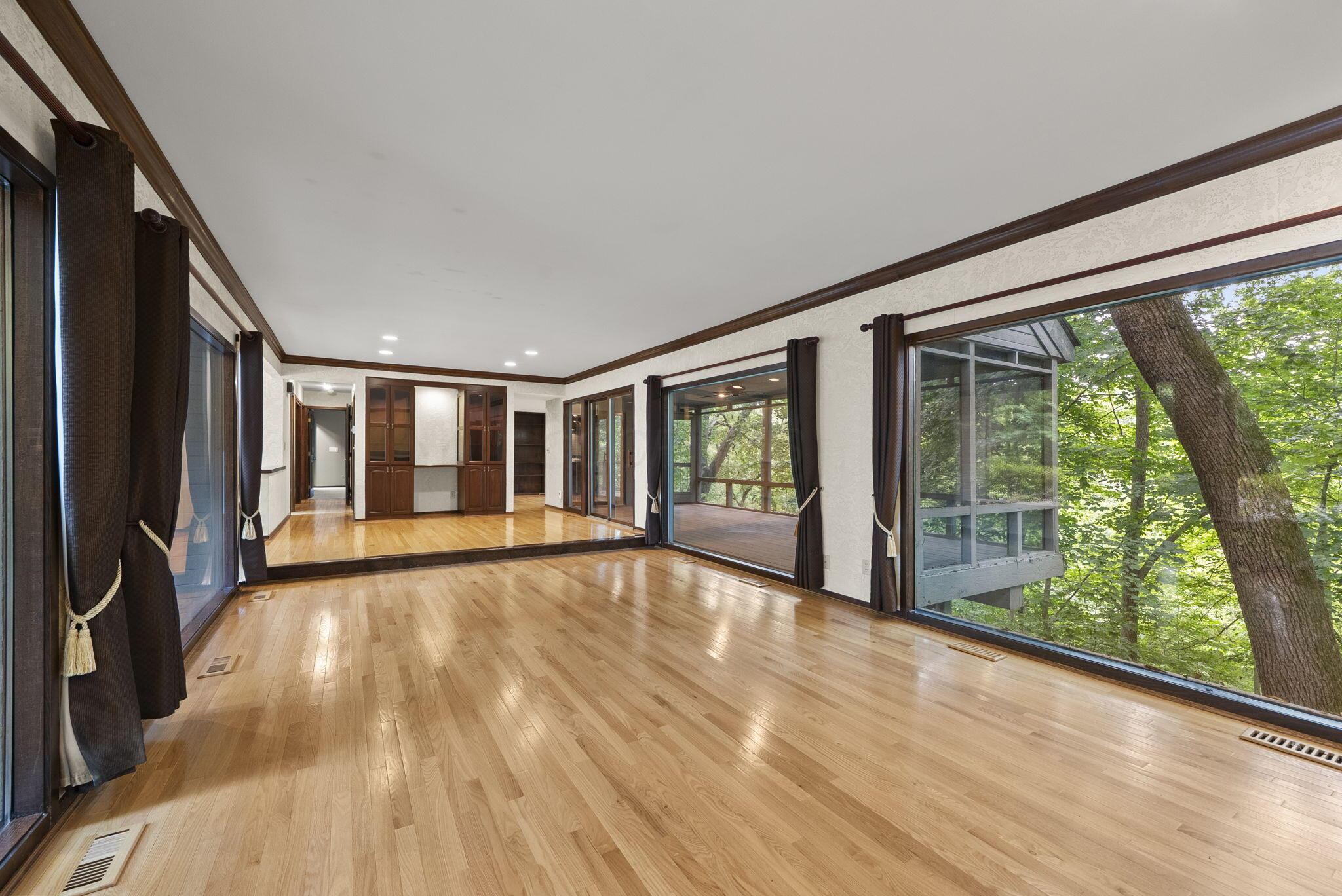 6527 Quarry Lane