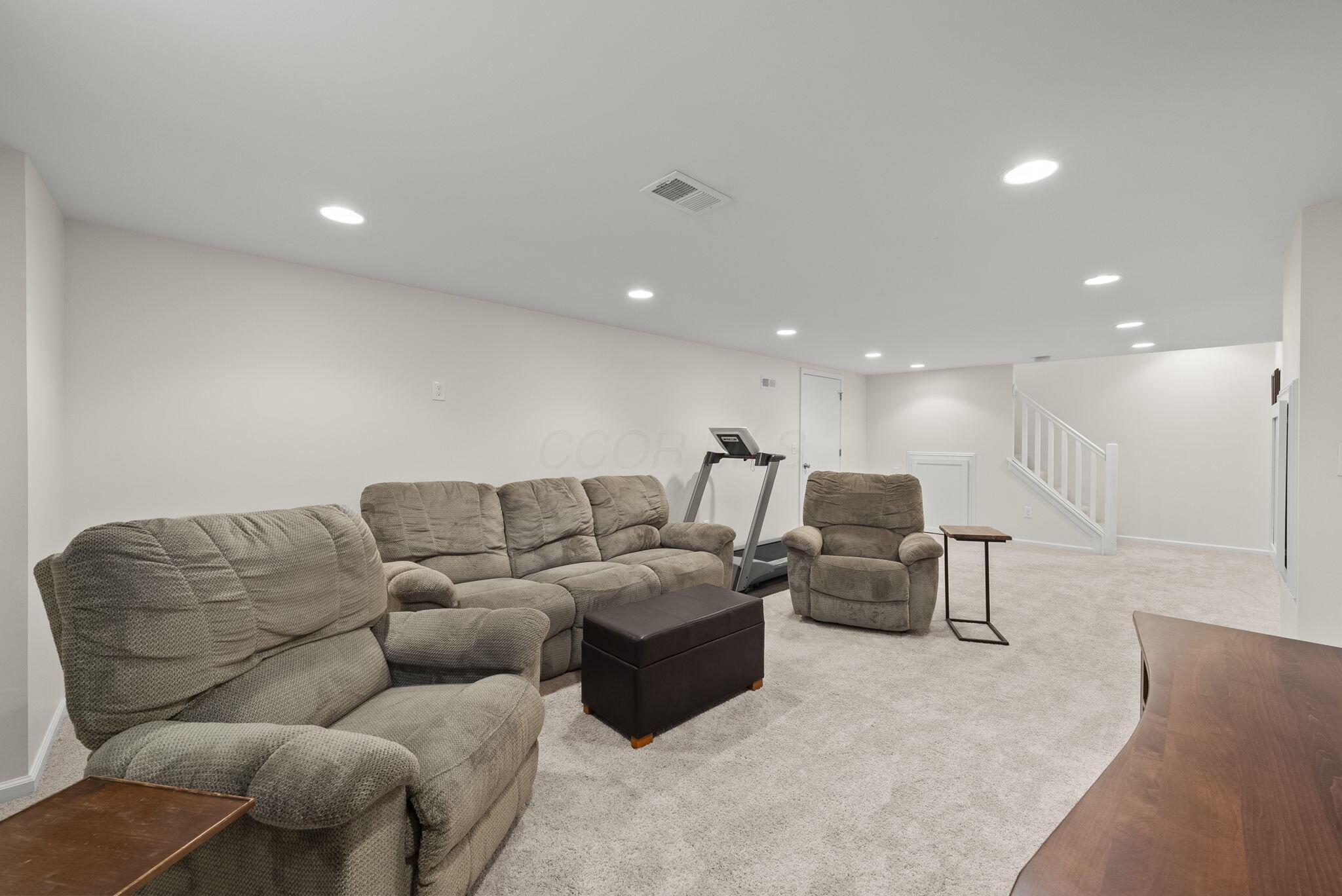 3259 Smiley Road