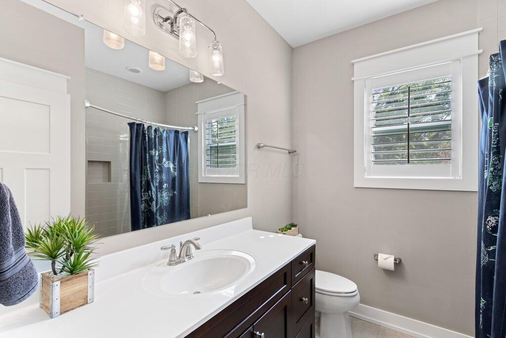 46 E Waterview Drive