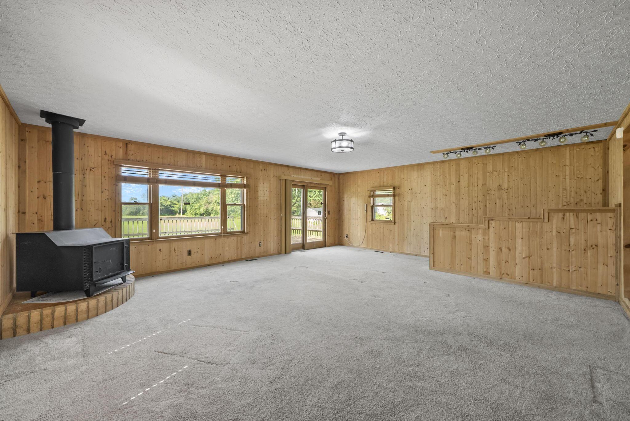 570 Woodside Drive SW