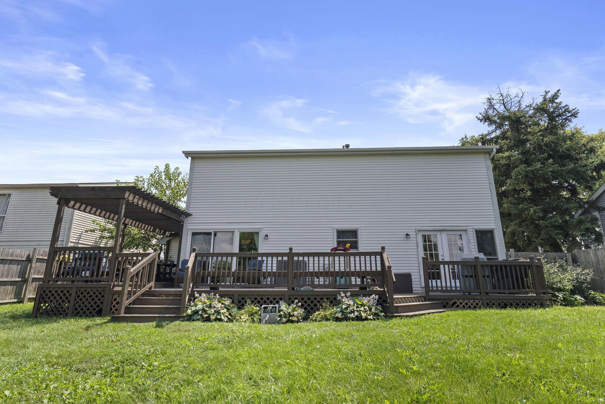 5458 Gillette Avenue
