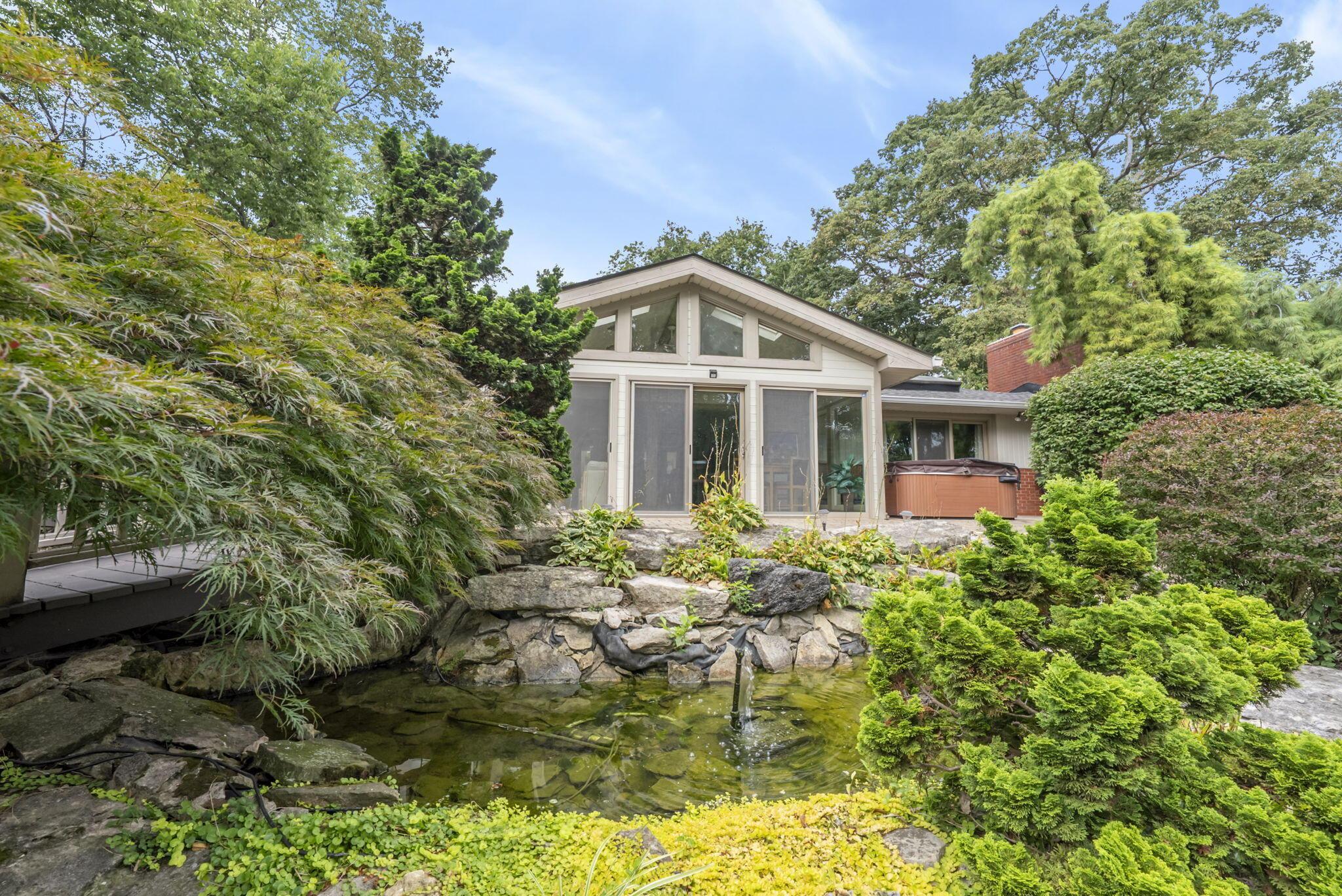 3830 Riverview Drive