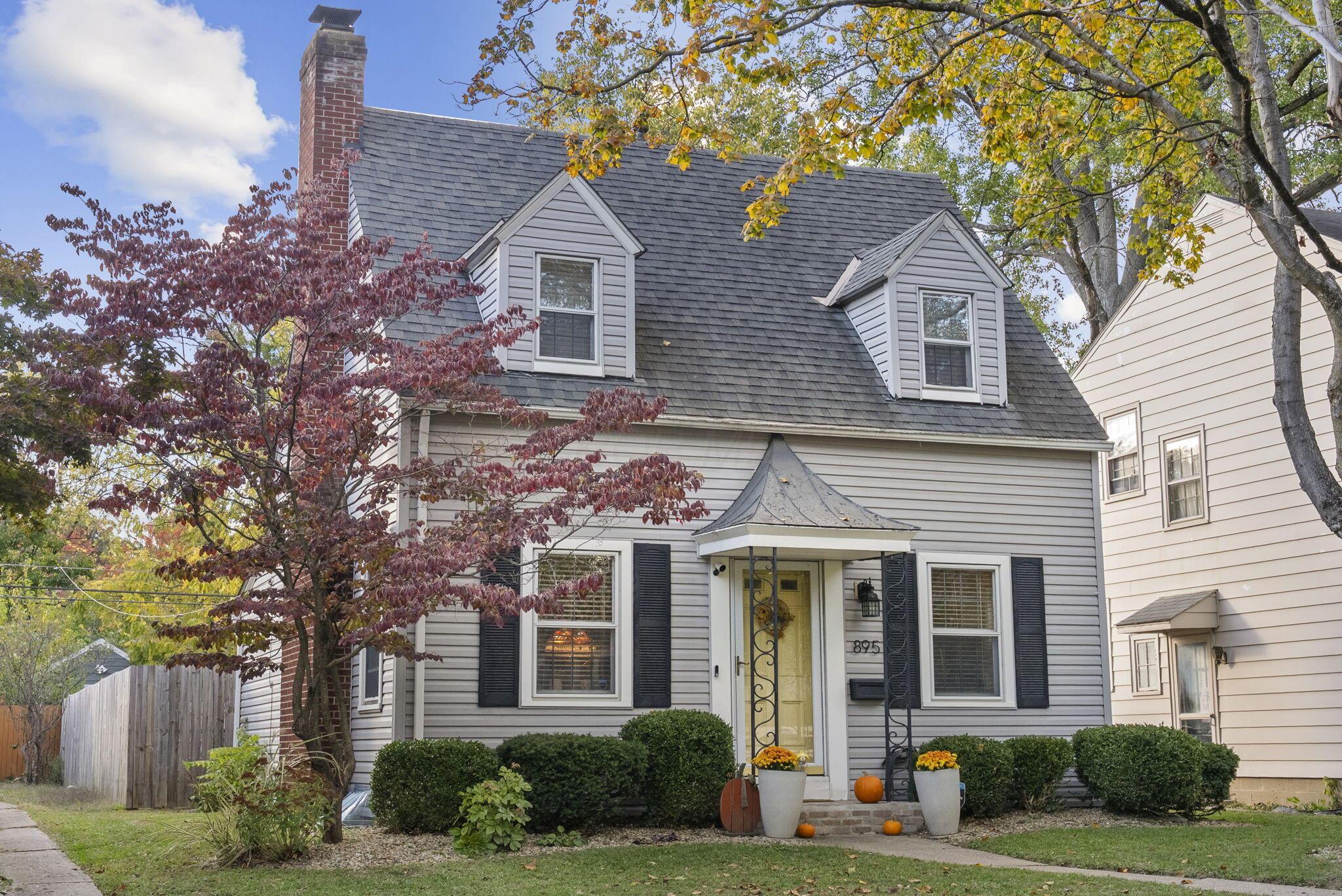 895 Grandon Avenue
