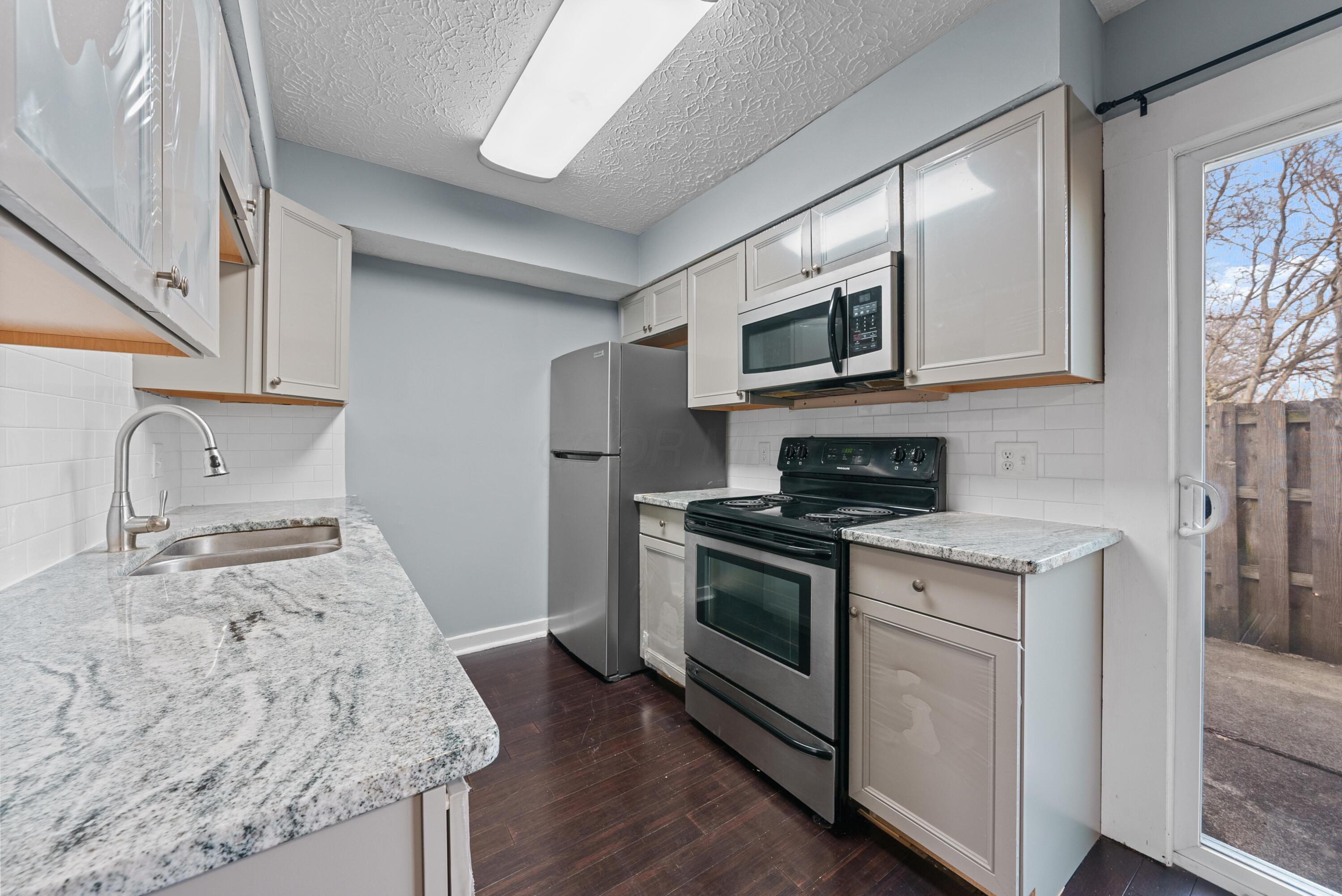 438 Edinburgh Road, 438-452