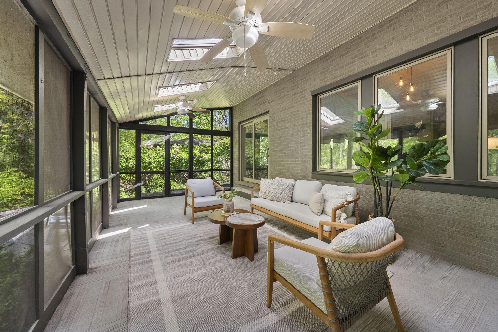 2391 Donna Drive