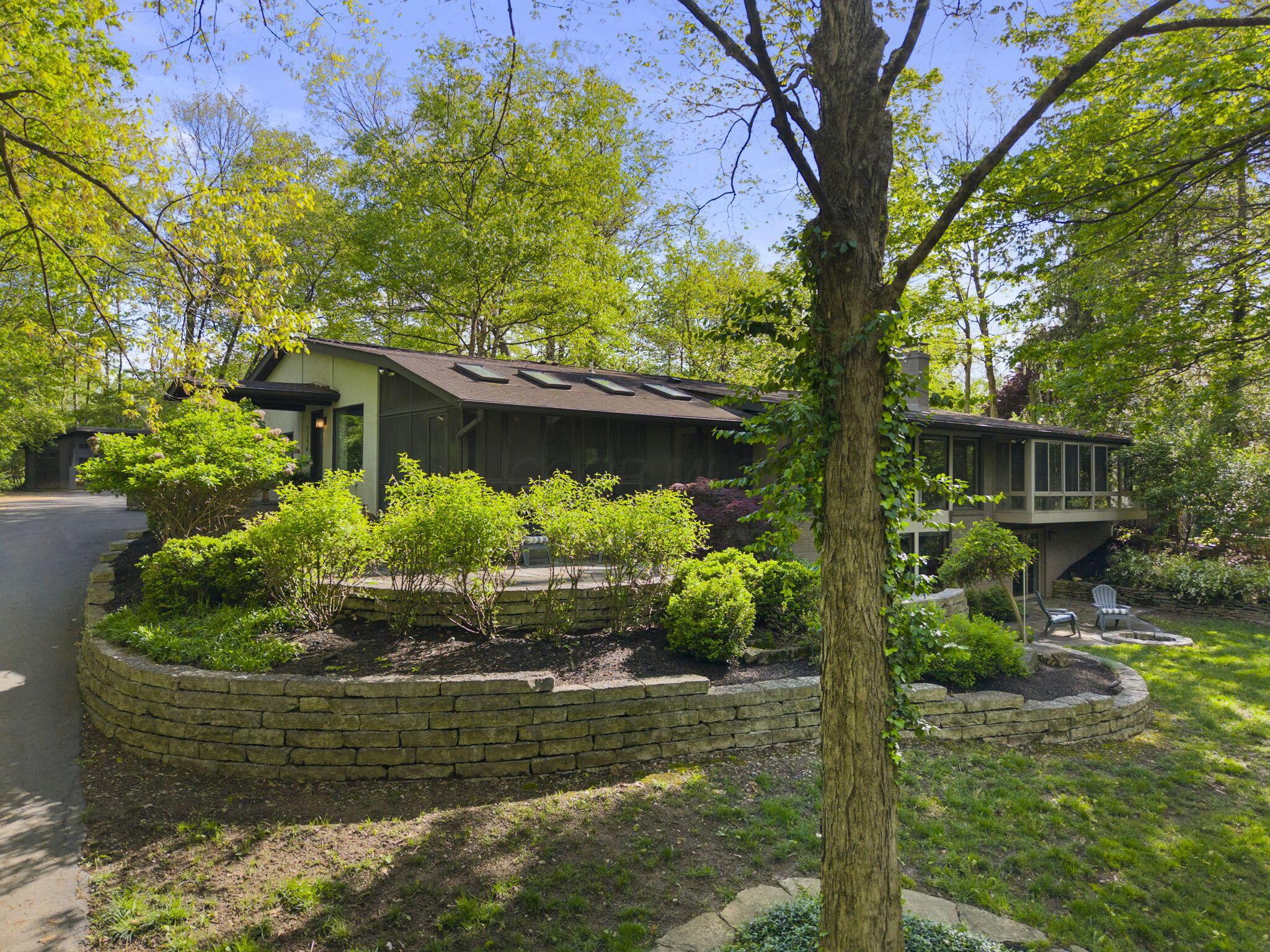 2391 Donna Drive