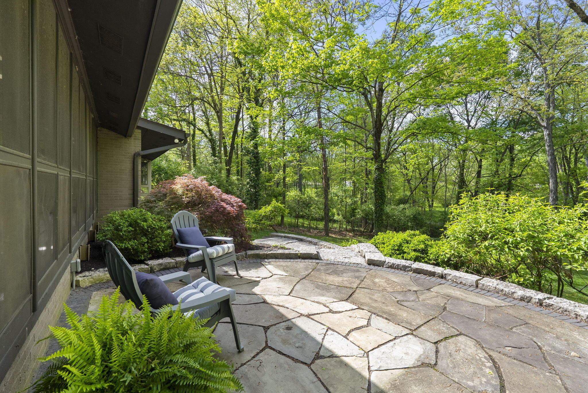 2391 Donna Drive