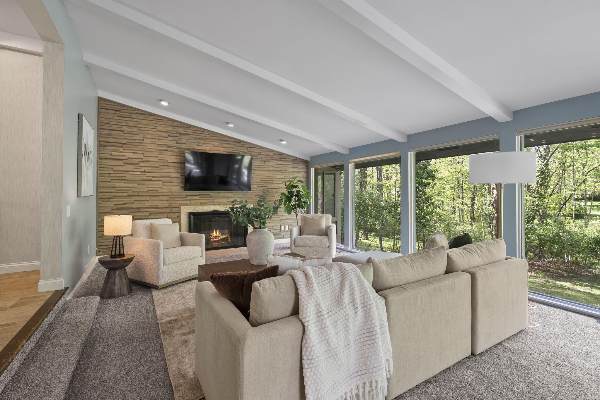 2391 Donna Drive