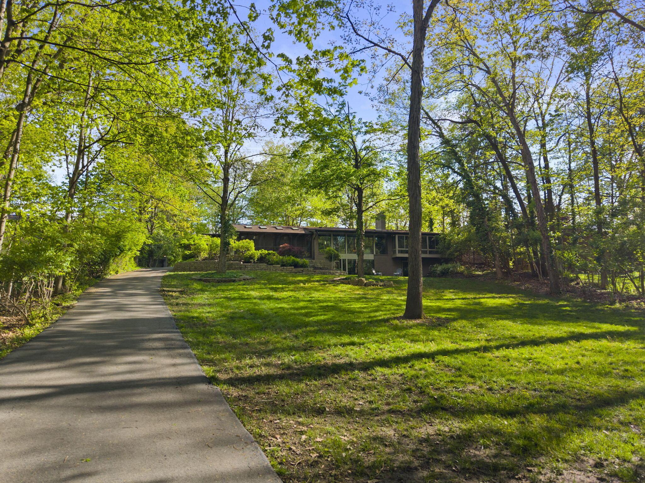 2391 Donna Drive