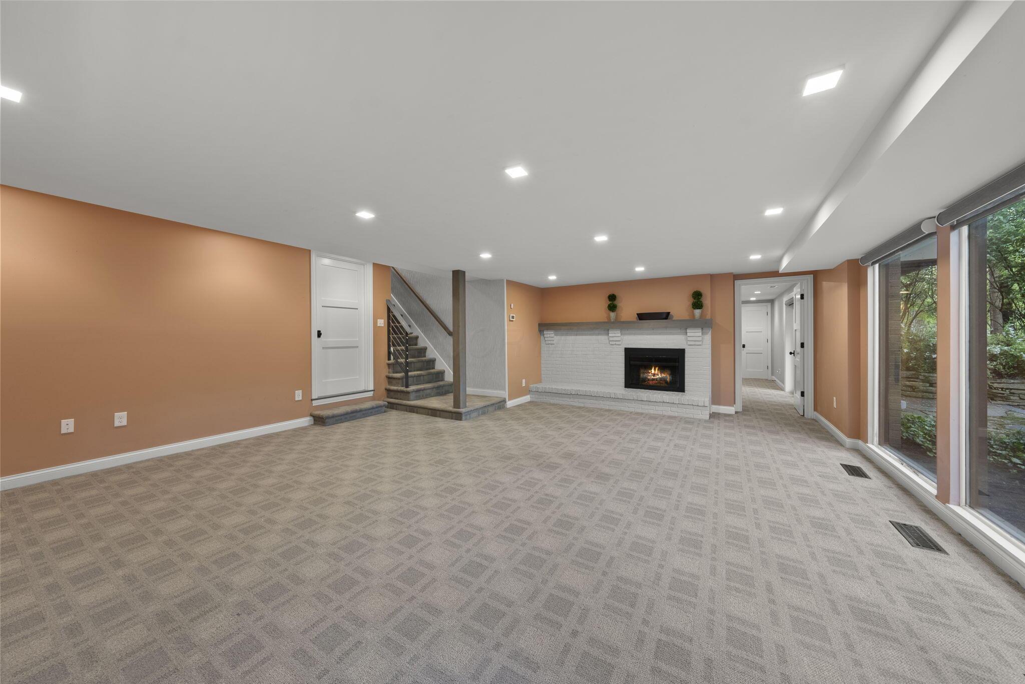 2391 Donna Drive