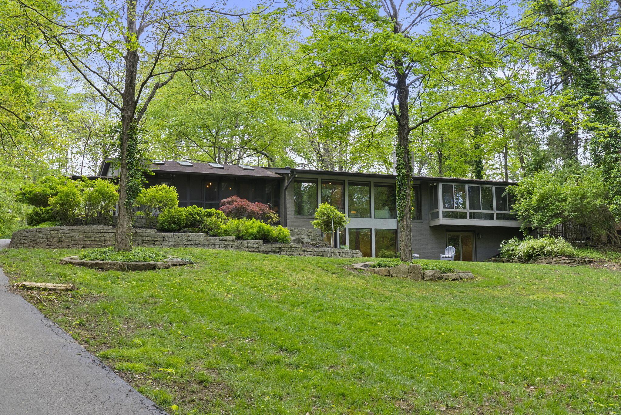 2391 Donna Drive