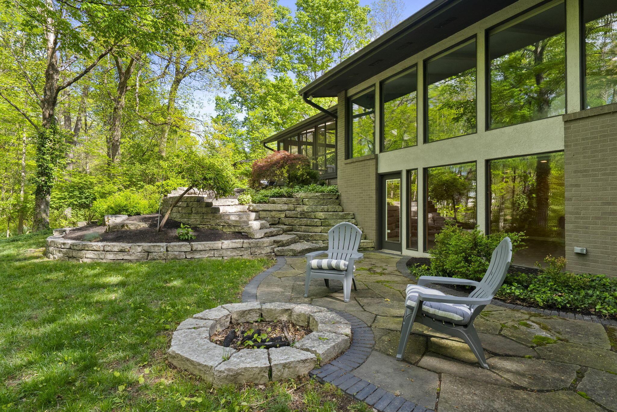 2391 Donna Drive