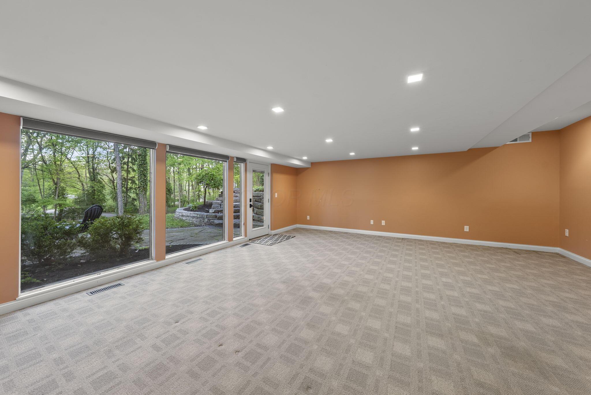 2391 Donna Drive
