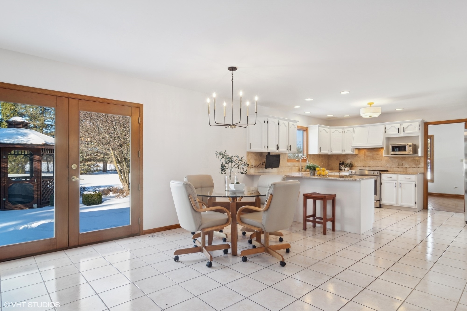 49 Seneca Avenue