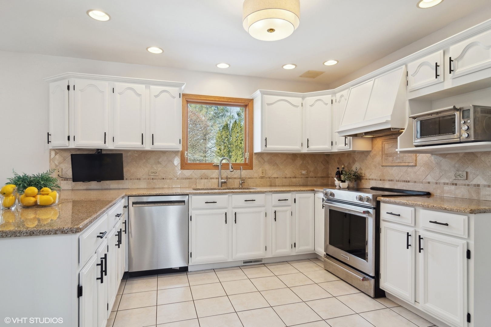 49 Seneca Avenue
