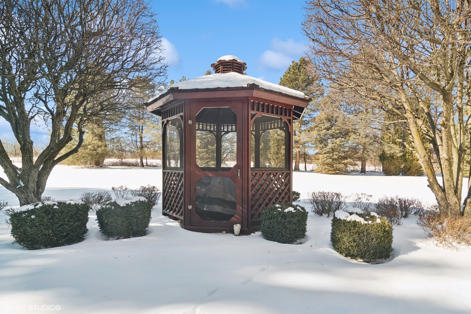 49 Seneca Avenue
