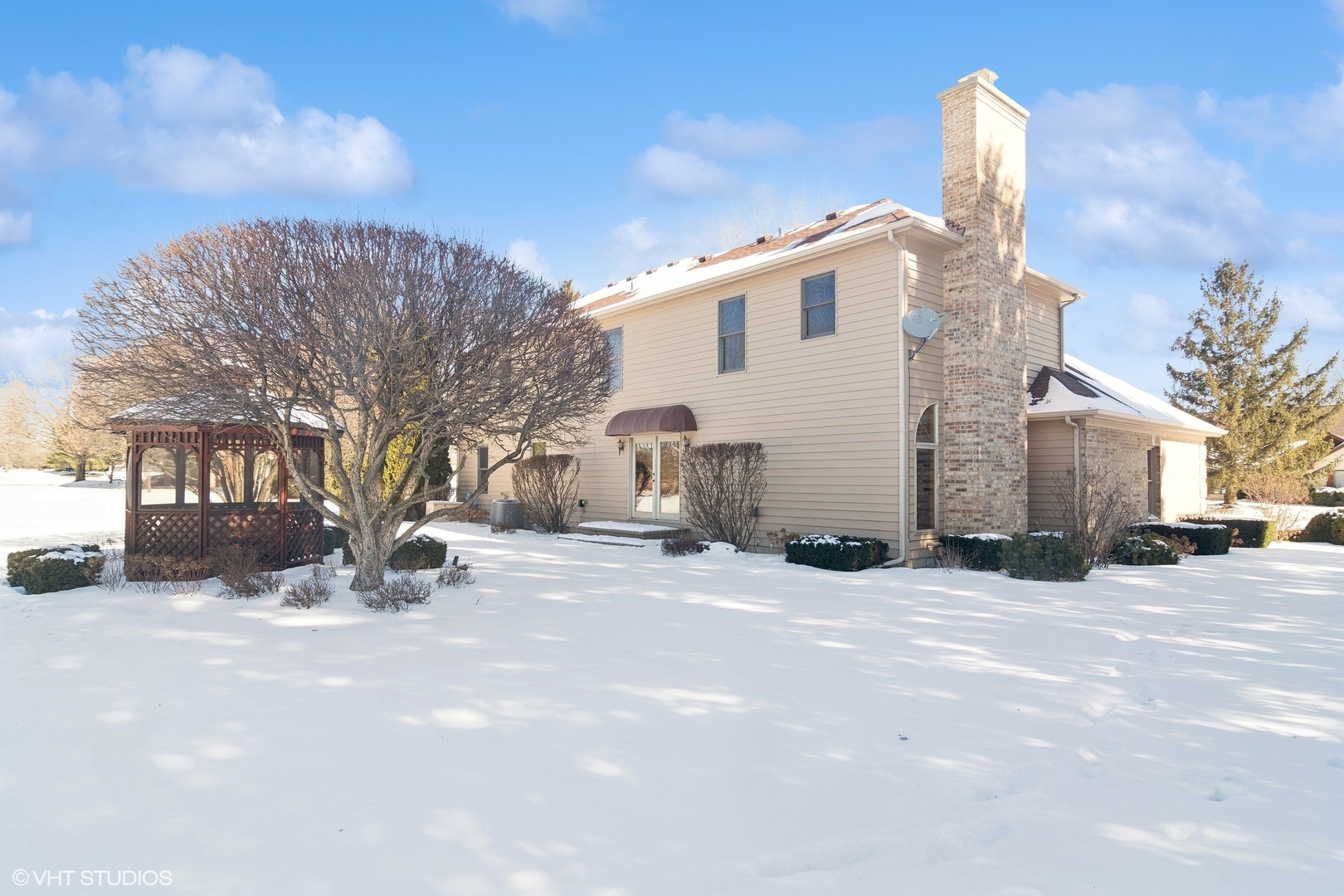 49 Seneca Avenue