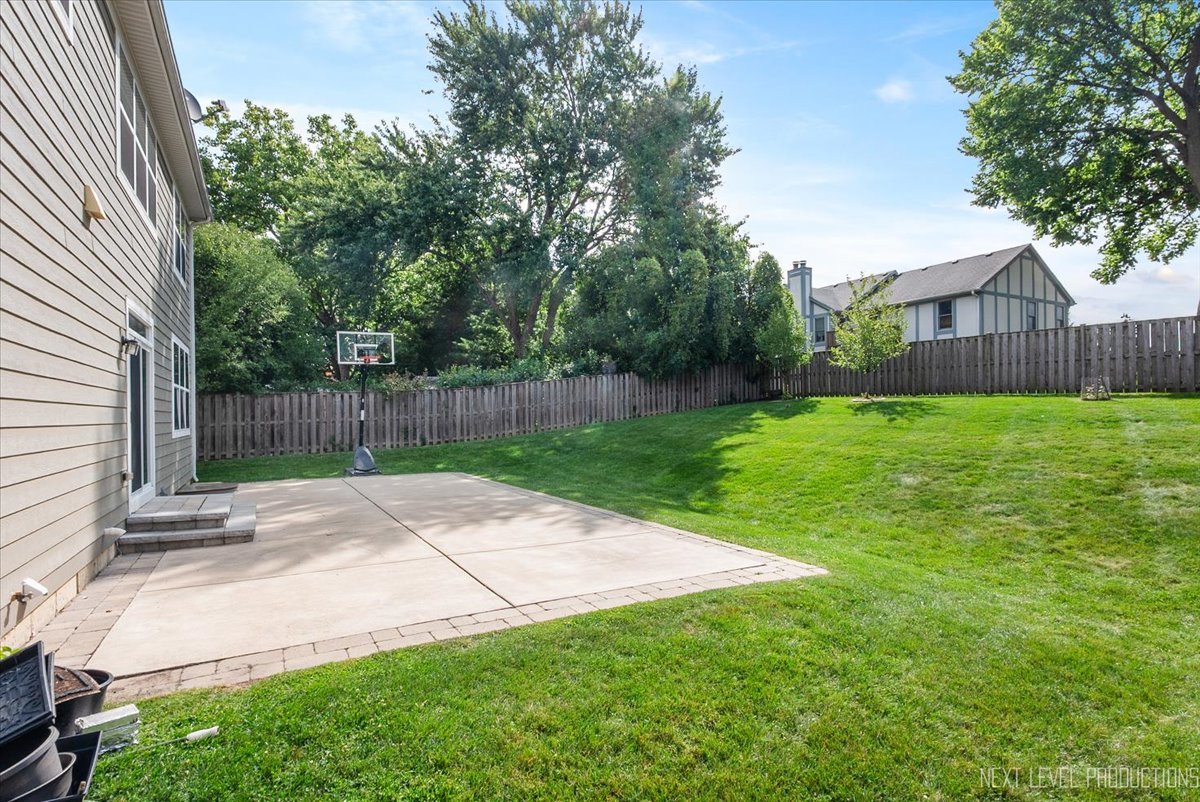 73 W Illinois Avenue