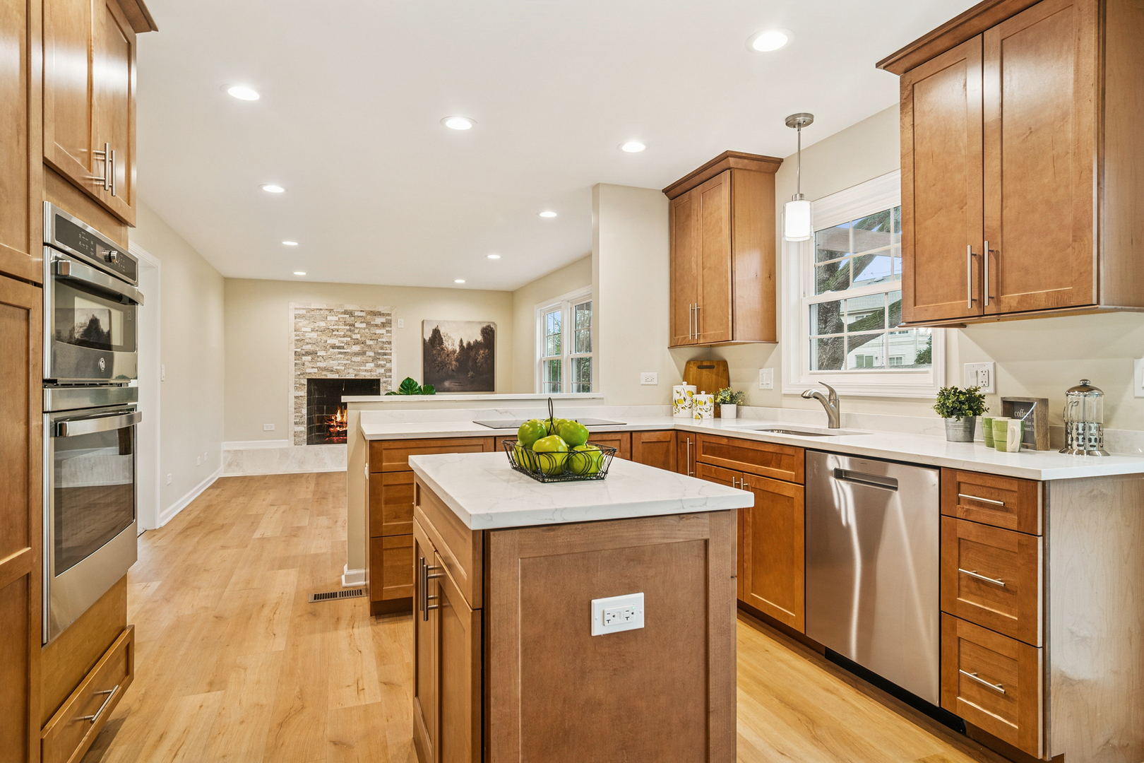 630 Woodhollow Lane