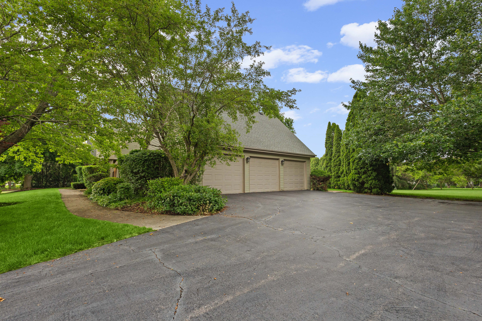 16 Old Barn Road