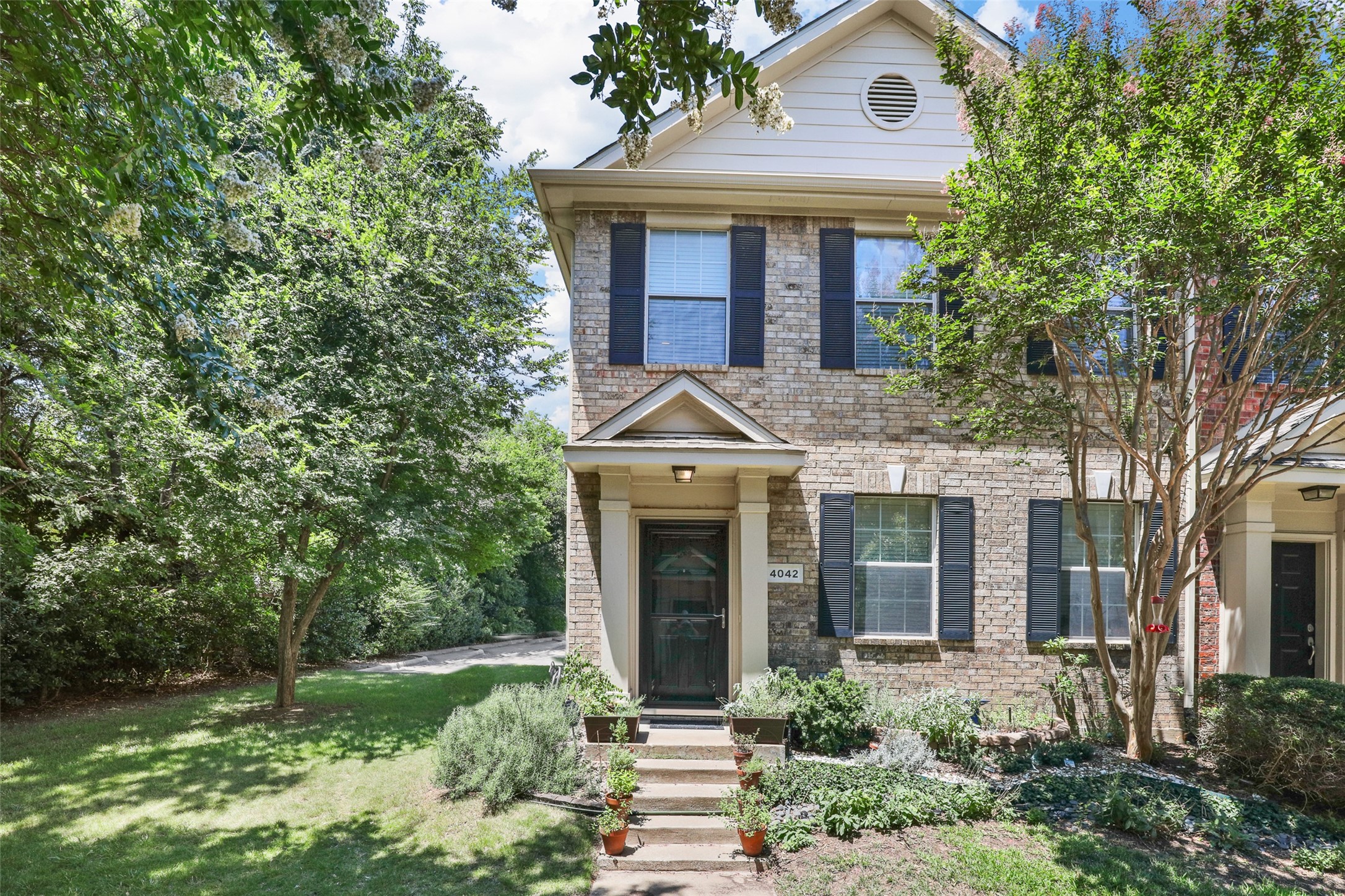 4042 Kyndra Circle