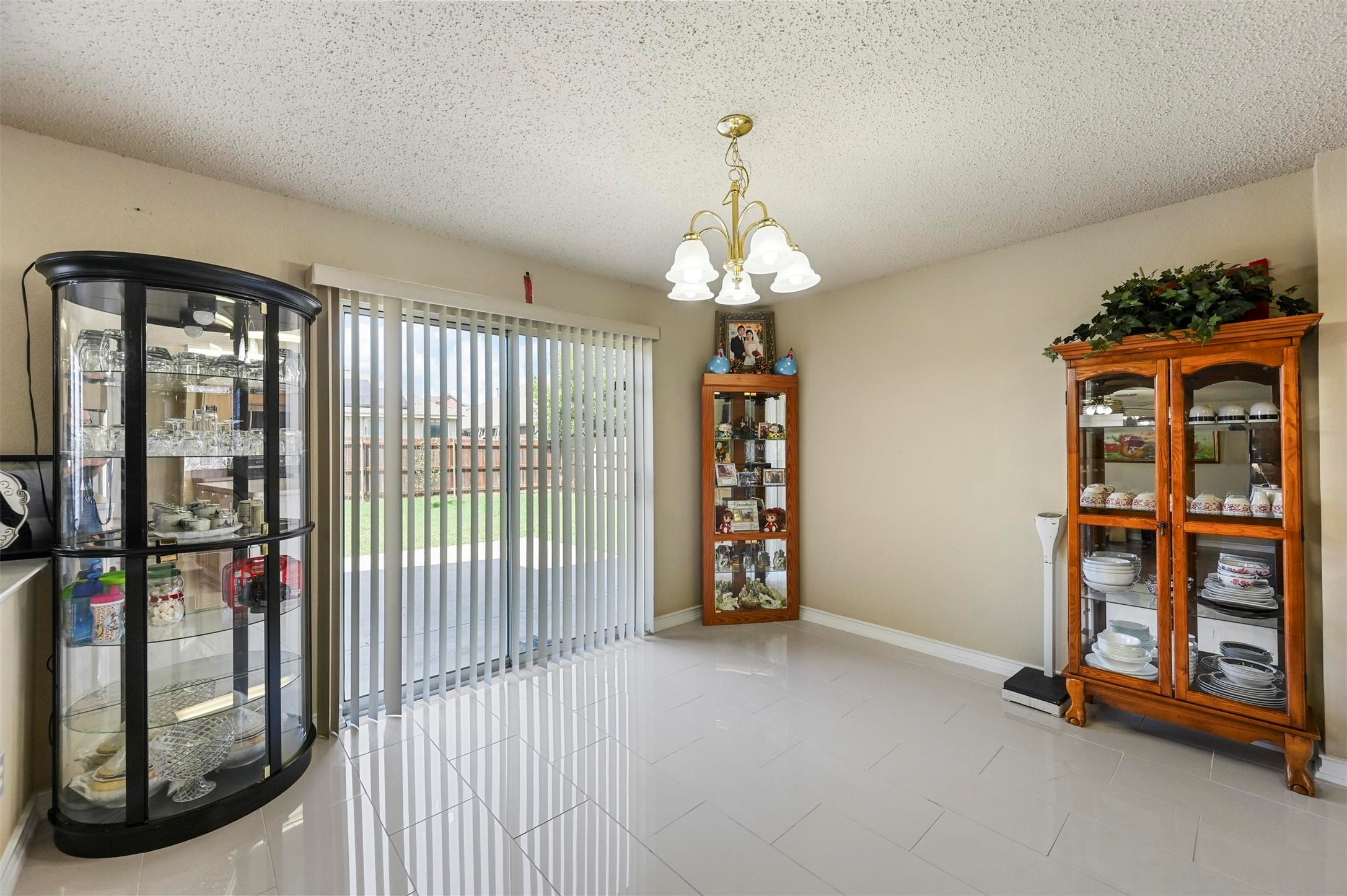 7115 Lake Jackson Drive